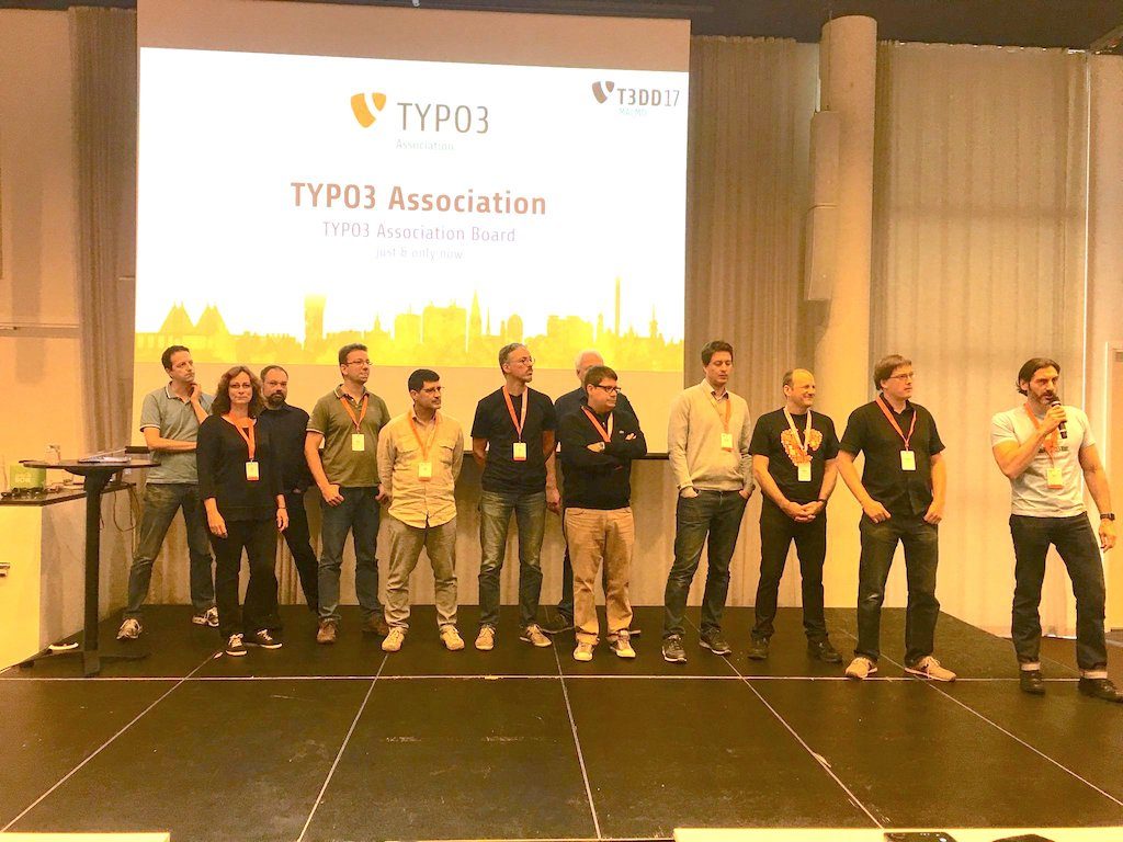 TYPO3 Association auf der Bühne bei den T3DD17